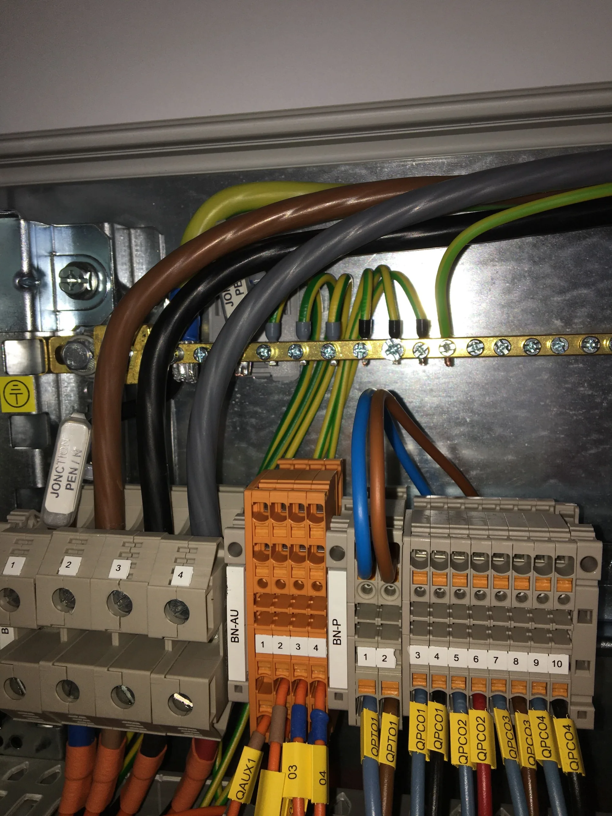 Équipement moderne haute technologie Campus ENGIE Paris - Installation CEGRI SAS électricien