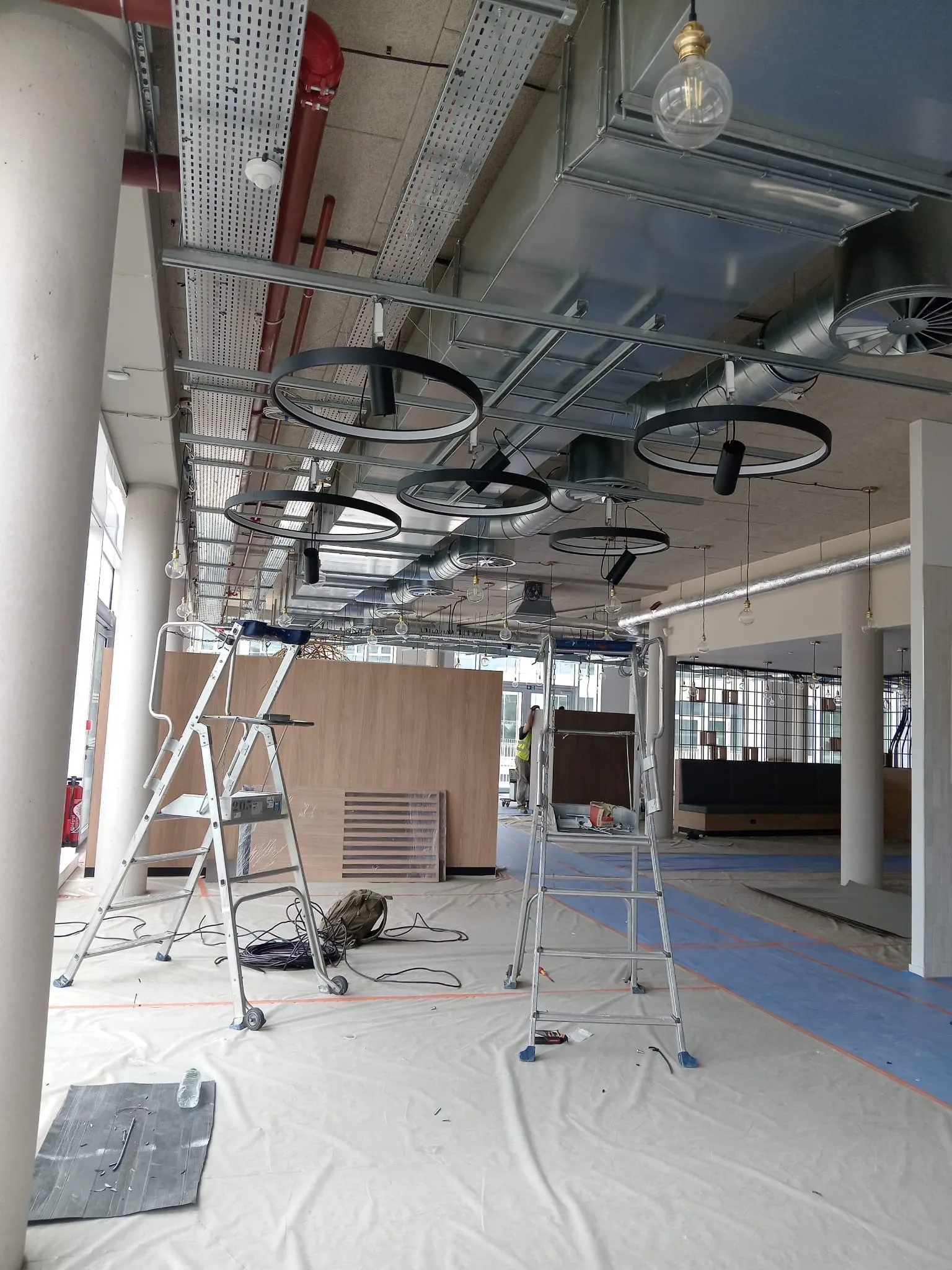 Infrastructure électrique moderne Campus ENGIE Paris 2500m² - Installation complète CEGRI SAS électricien industriel