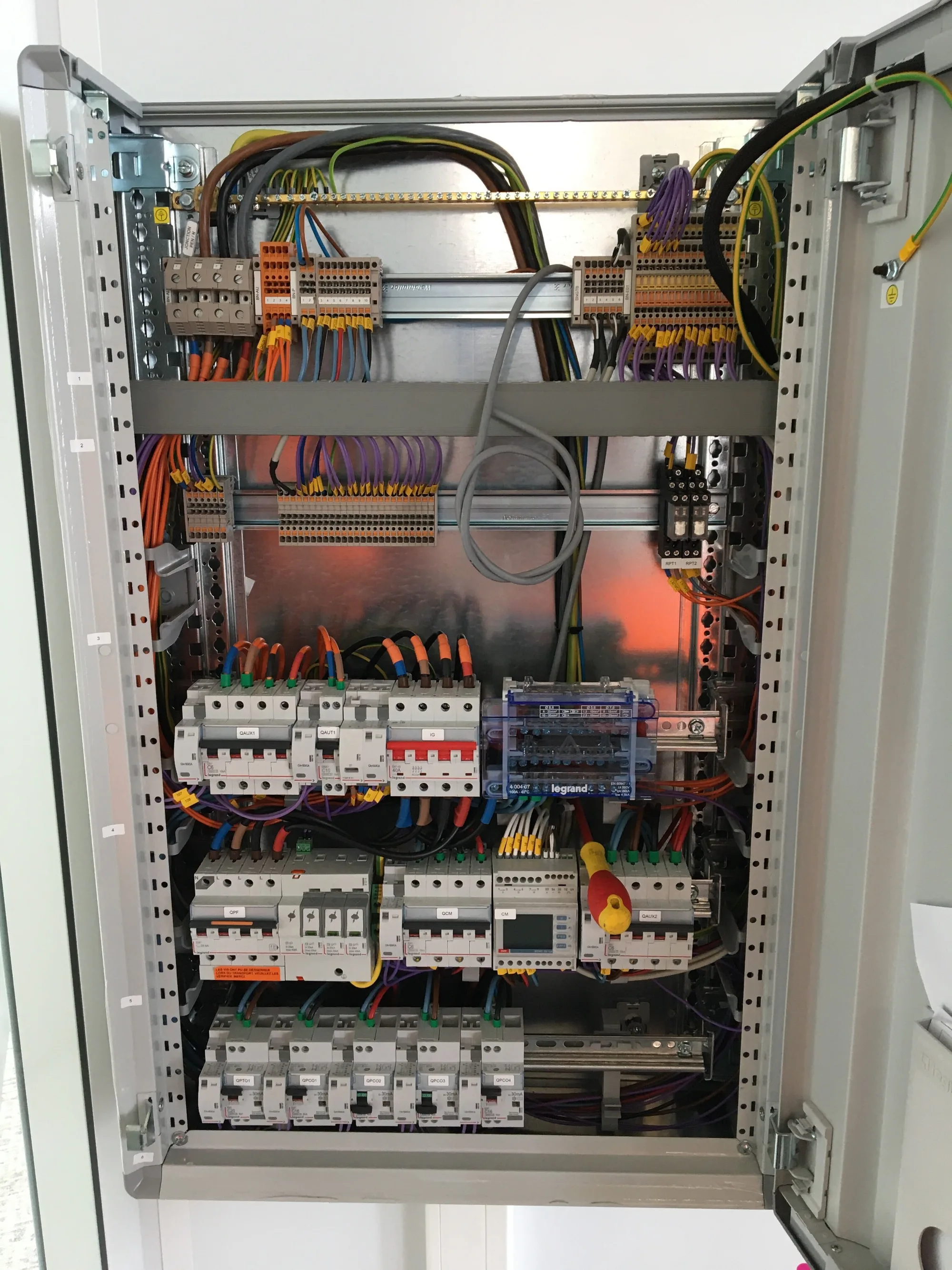 Installation avancée système électrique Campus ENGIE Paris - Professionnel CEGRI SAS électricien